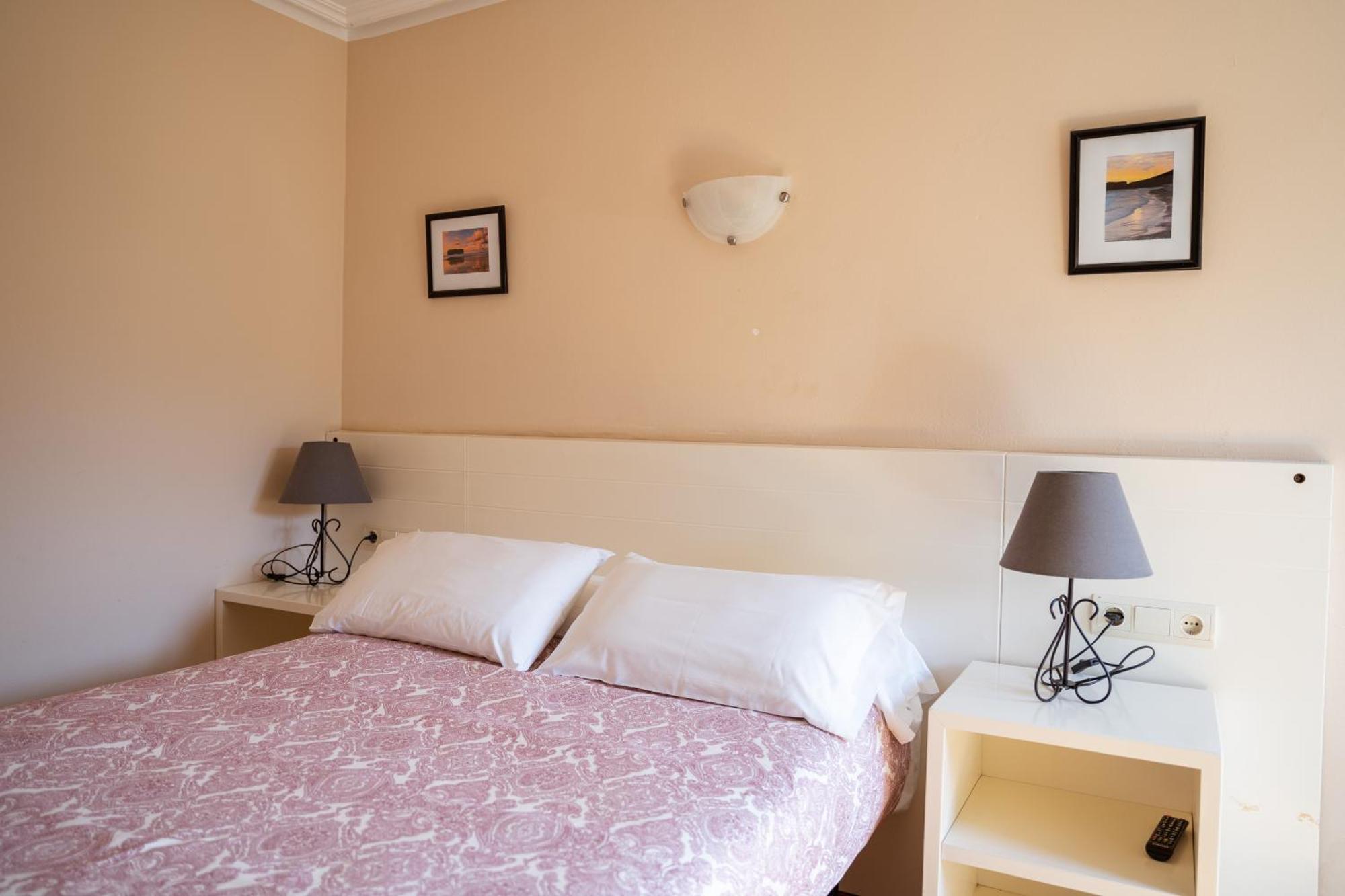 Pension San Jorge Nueva De Llanes Exterior photo